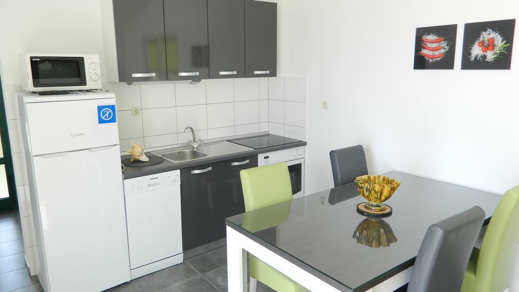 Apartmani Marinovic Подгора Екстер'єр фото