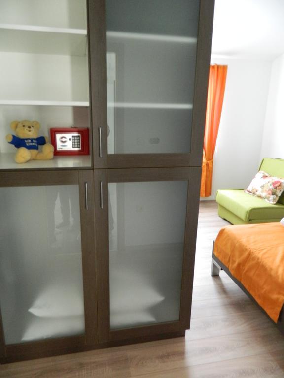 Apartmani Marinovic Подгора Екстер'єр фото