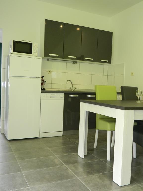 Apartmani Marinovic Подгора Екстер'єр фото