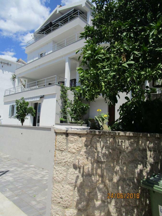 Apartmani Marinovic Подгора Екстер'єр фото