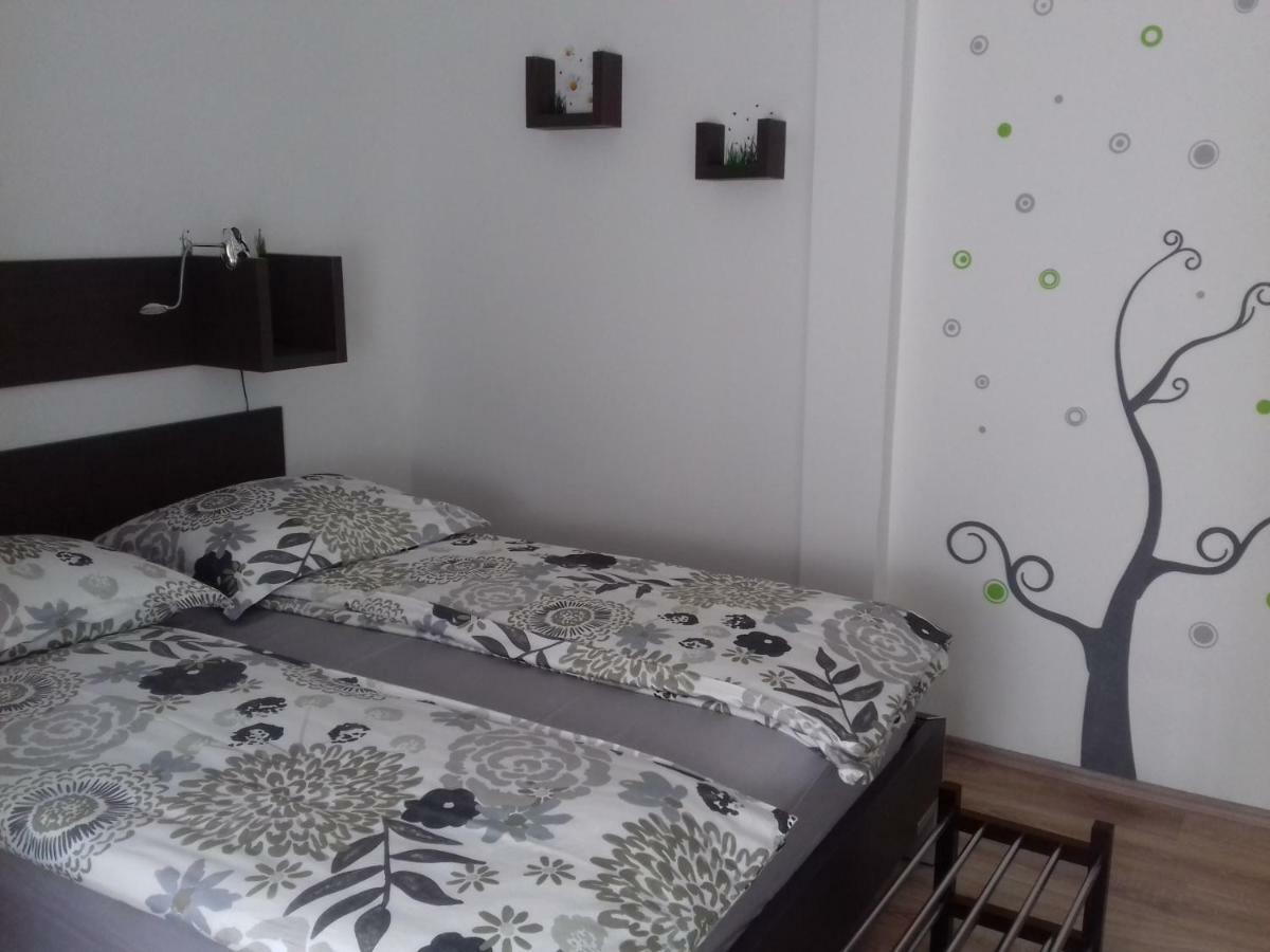 Apartmani Marinovic Подгора Екстер'єр фото